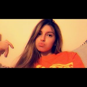 Meet your Posher, Selena